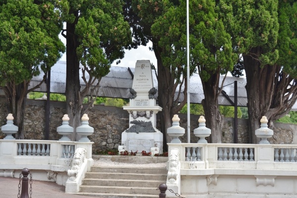 Photo Pégomas - le monument aux morts