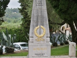 Photo paysage et monuments, Roquefort-les-Pins - le monument aux morts