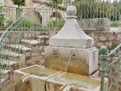 Photo paysage et monuments, Le Rouret - la fontaine