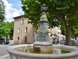 Photo paysage et monuments, Saint-Cézaire-sur-Siagne - la fontaine