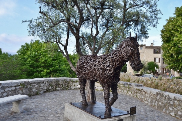 Photo Saint-Paul - la statutes