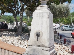 Photo paysage et monuments, Bourg-Saint-Andéol - la Fontaine