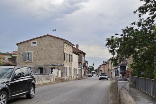 Photo Charmes-sur-Rhône - le village