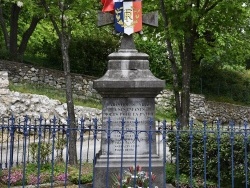 Photo paysage et monuments, Labastide-de-Virac - le Monument Aux Morts