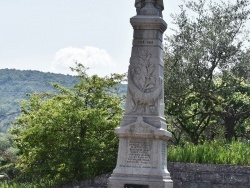 Photo paysage et monuments, Lachapelle-sous-Aubenas - le monument Aux Morts