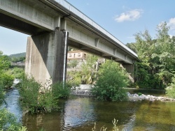 Photo paysage et monuments, Lalevade-d'Ardèche - le Pont