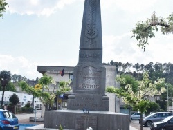 Photo paysage et monuments, Lalevade-d'Ardèche - le Monument Aux Morts