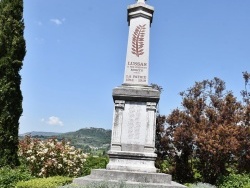 Photo paysage et monuments, Lussas - le Monument Aux Morts