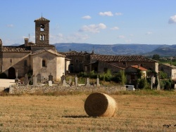 Photo paysage et monuments, Rochecolombe - Eglise Saint-Pierre et hameau de Sauveplantade commune de ROCHECOLOMBE