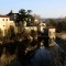 RUOMS, Le quartier des anciennes brasseries se reflète dans la rivière Ardèche