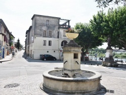 Photo paysage et monuments, Saint-Martin-d'Ardèche - la Fontaine