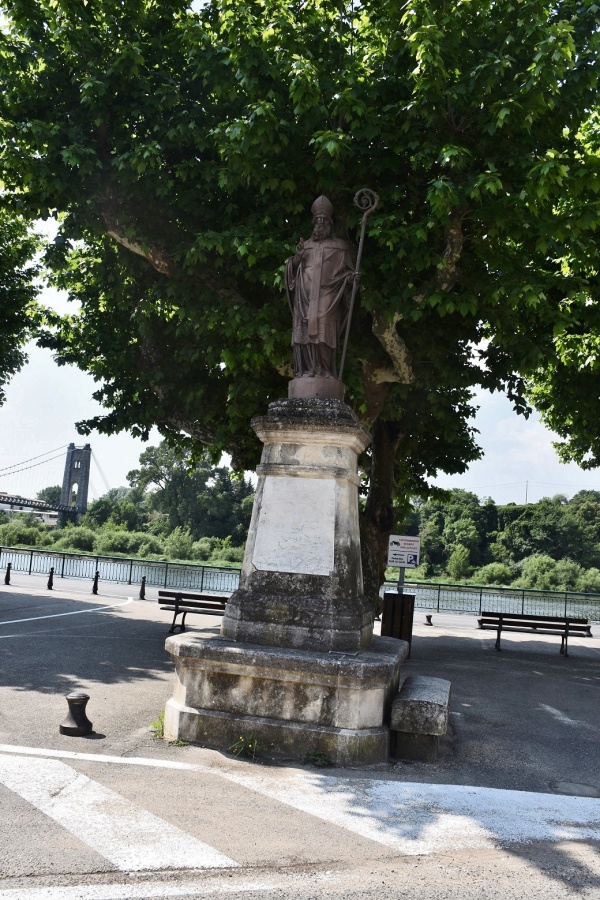 Photo Saint-Martin-d'Ardèche - la Statue