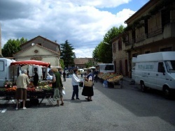 Photo vie locale, Saint-Paul-le-Jeune - Le marché du Lundi