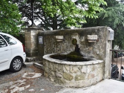 Photo paysage et monuments, Saint-Sauveur-de-Cruzières - la Fontaine