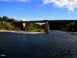 Photo paysage et monuments, Salavas - LE PONT DE SALAVAS SUR LA RIVIERE ARDECHE