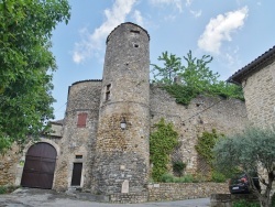 Photo paysage et monuments, Salavas - le Château