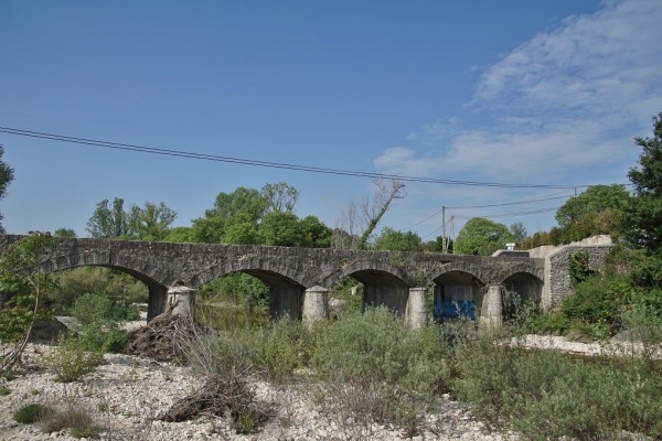 Photo Les Salelles - le Pont