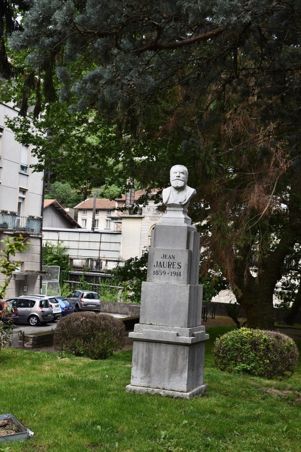 Photo Vals-les-Bains - la Statue