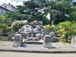 Photo paysage et monuments, Les Vans - le Monument Aux Morts