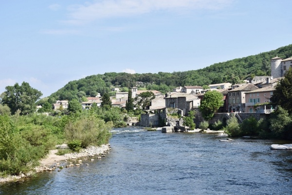 Photo Vogüé - le Village