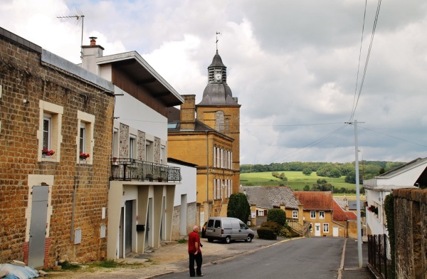 Photo Dom-le-Mesnil - La Commune