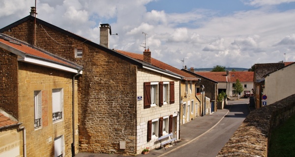 Photo Dom-le-Mesnil - La Commune