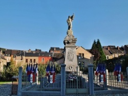 Photo paysage et monuments, Fumay - Monument-aux-Morts