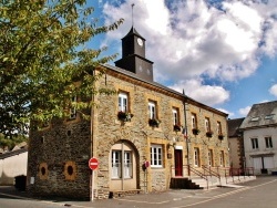 Photo paysage et monuments, Monthermé - La Mairie