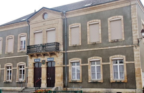 Photo Pouru-Saint-Remy - La Mairie