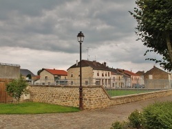 Photo paysage et monuments, Pouru-Saint-Remy - La Commune