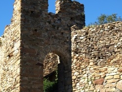 Photo paysage et monuments, Lordat - Ruines du château - entrée