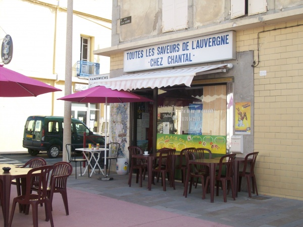 Photo Port-la-Nouvelle - les patrons de la saladerie "chez Chantal"
