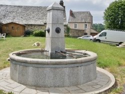 Photo paysage et monuments, Cassuéjouls - la fontaine