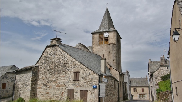 Photo Cassuéjouls - église saint Cyr