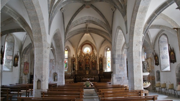 Photo Cassuéjouls - église saint Cyr