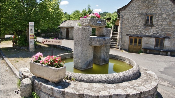 Photo Espeyrac - la fontaine