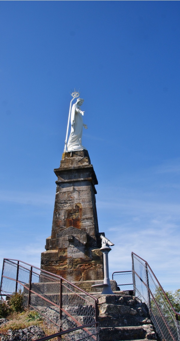 Photo Laval-Roquecezière - Statue