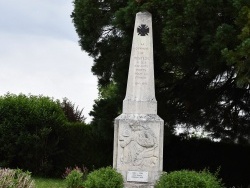 Photo paysage et monuments, Montézic - le monument aux morts