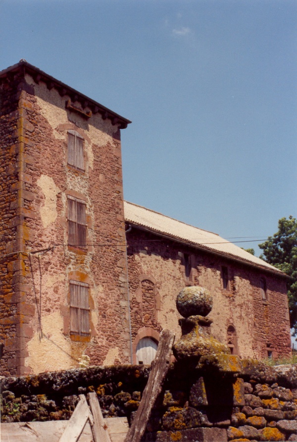 Photo Mounes-Prohencoux - Château de Falgous en 2004 la tour carrée