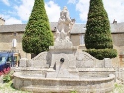 Photo paysage et monuments, Recoules-Prévinquières - la fontaine