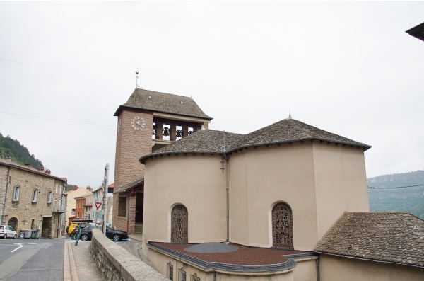 Photo Roquefort-sur-Soulzon - église saint pierre