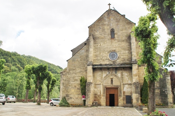 Photo Sainte-Eulalie-d'Olt - église Sainte Eulalie