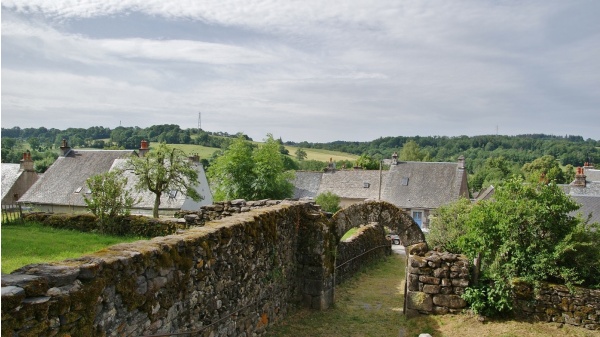 Photo Sainte-Geneviève-sur-Argence - le village