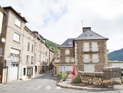 Photo paysage et monuments, Saint-Geniez-d'Olt - Le Village