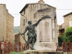 Photo paysage et monuments, Saint-Georges-de-Luzençon - le monument aux morts