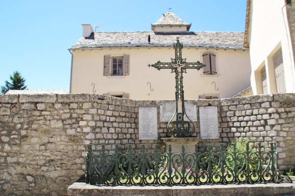 Photo Sainte-Radegonde - le monument aux morts