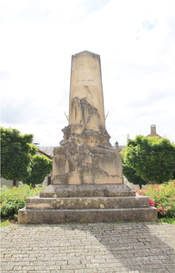 Photo Sévérac-le-Château - le monument aux morts