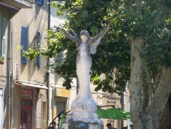 Photo paysage et monuments, Auriol - le monument aux morts