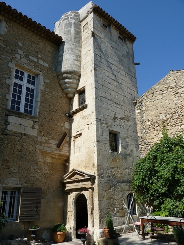 La tour du 12ème siècle du Château du Petit Sonnailler