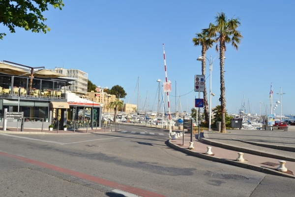 Photo Carry-le-Rouet - le village